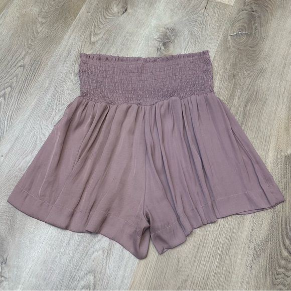 TCEC Mauve Smocked Waist Shorts - Picture 1 of 5